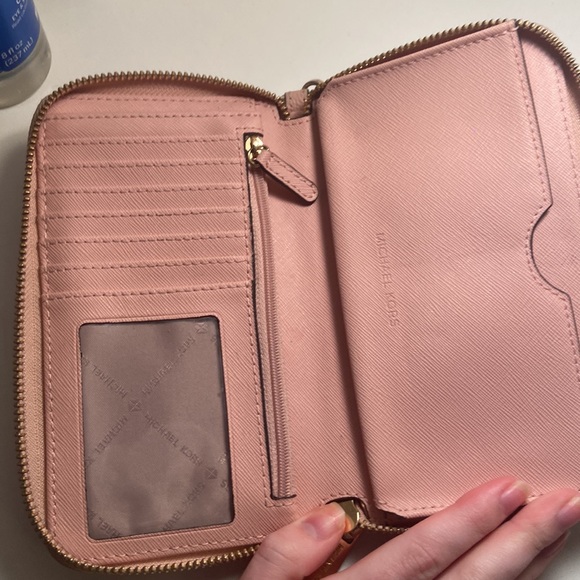 COPY - Pink Michael Kors Wallet - Picture 2 of 2